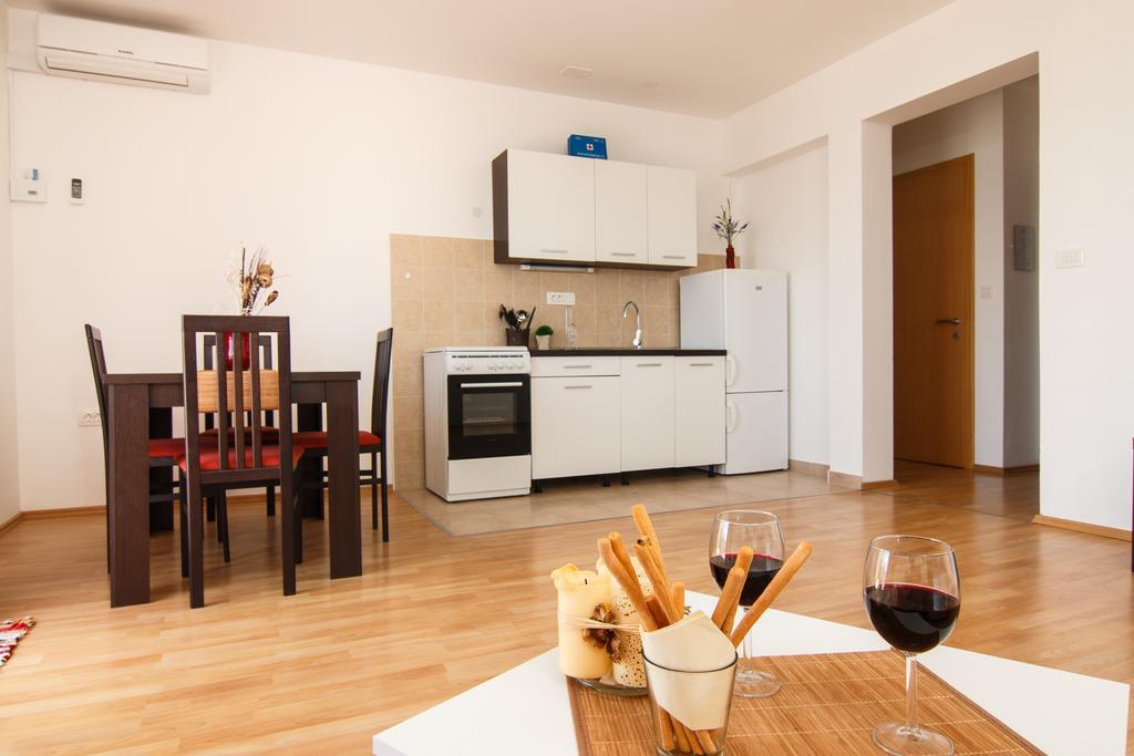 Apartments Villa Stari Koko Omiš Esterno foto