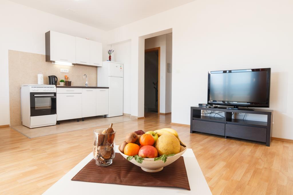 Apartments Villa Stari Koko Omiš Esterno foto